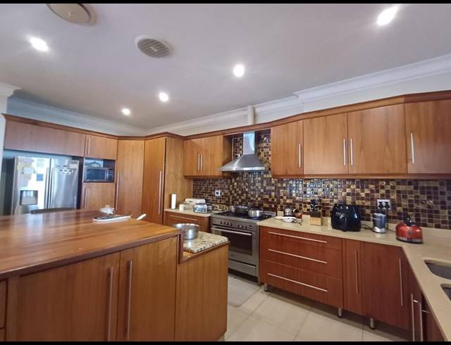 4 BEDROOM HOUSE FOR SALE IN LA LUCIA